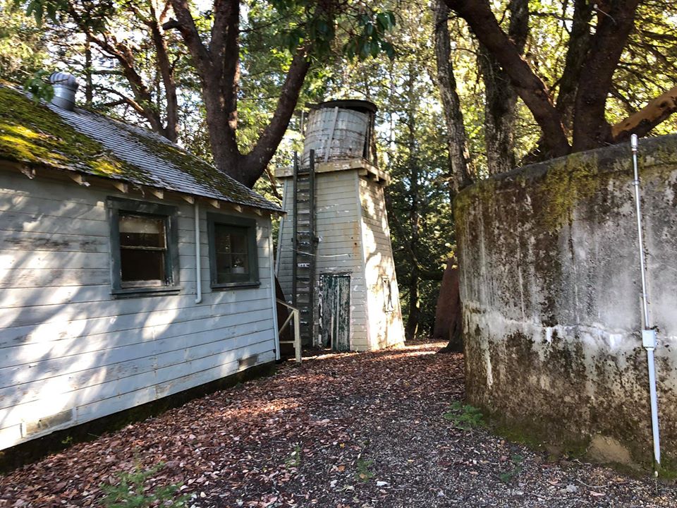Pump house and cistern