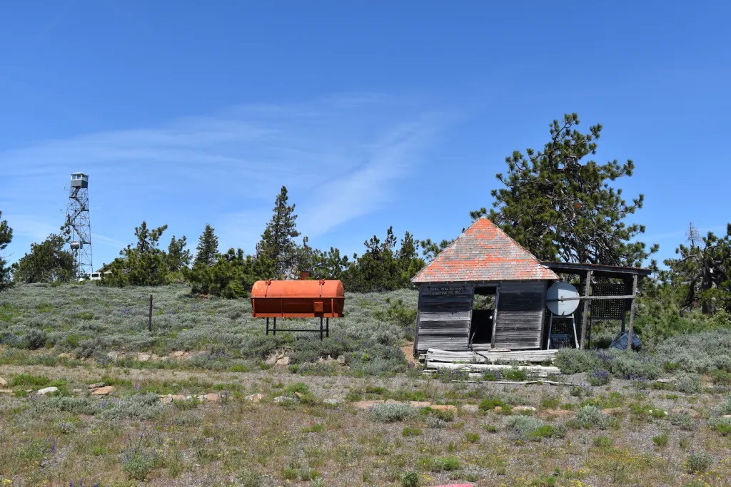 Lookout and Heliport Warehouse