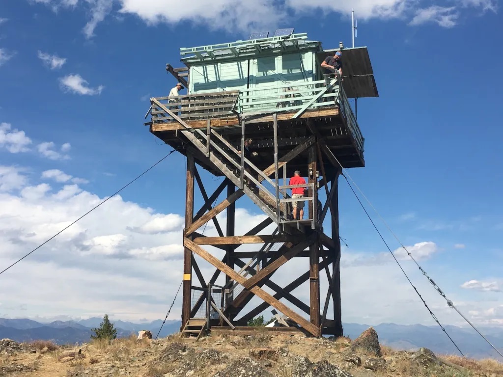 Volunteer painting crew
